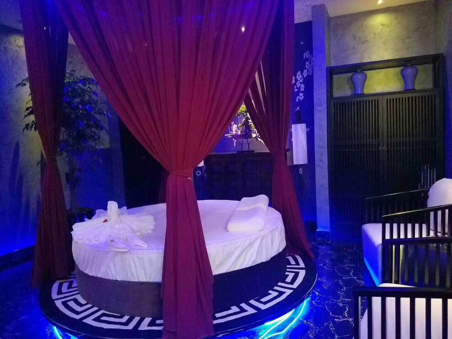 青岛高端男士会所，一探究竟，大开眼界